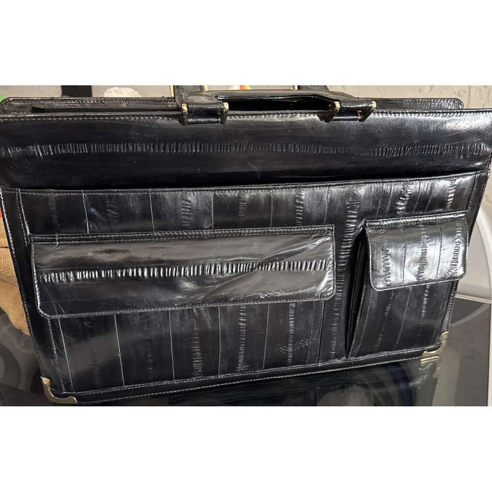VTG 80's Eel skin bag / briefcase I'm beautiful condition one small easy repair.